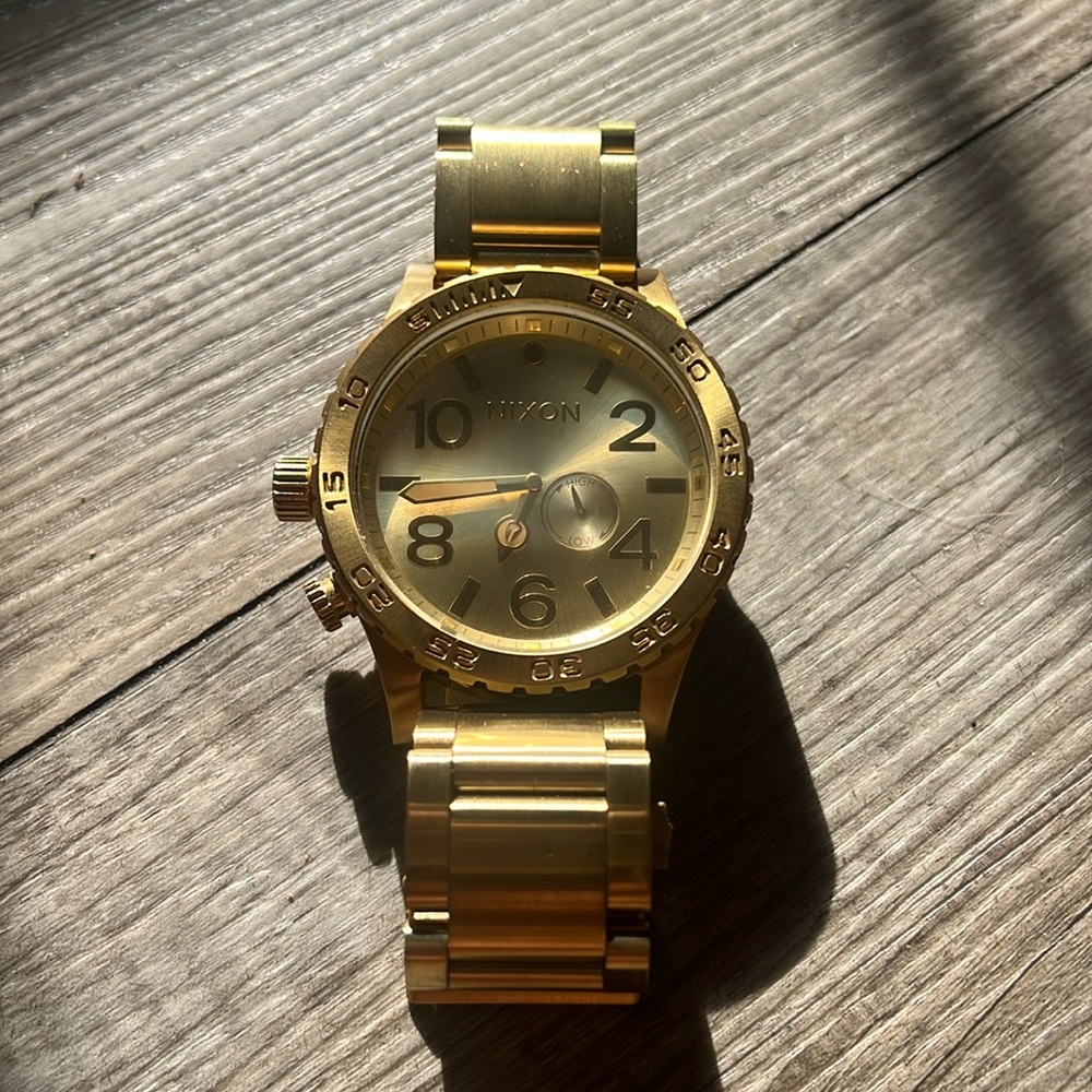 NIXON WATCH